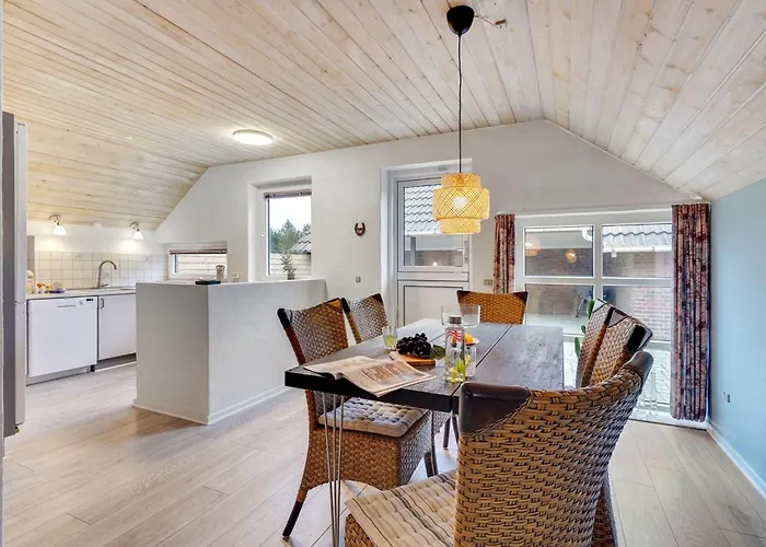 Lumi - 800m From The Sea By Interhome Vakantiehuis *